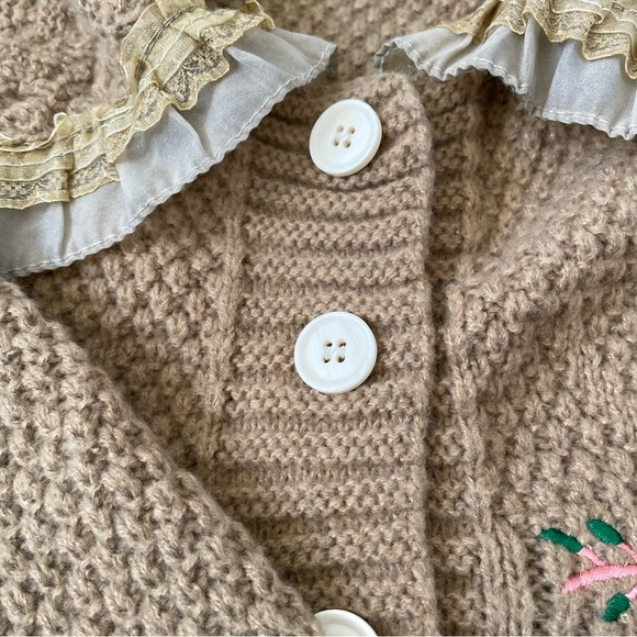 Vintage Sweater Grandma’s Peter Pan Collar Floral Embroidered Tan - Picture 4 of 7